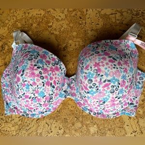 La Vie En Rose. 38DD floral. New